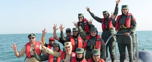 شرطة دبي تطلق أول فريق نسائي لقيادة الزوارق